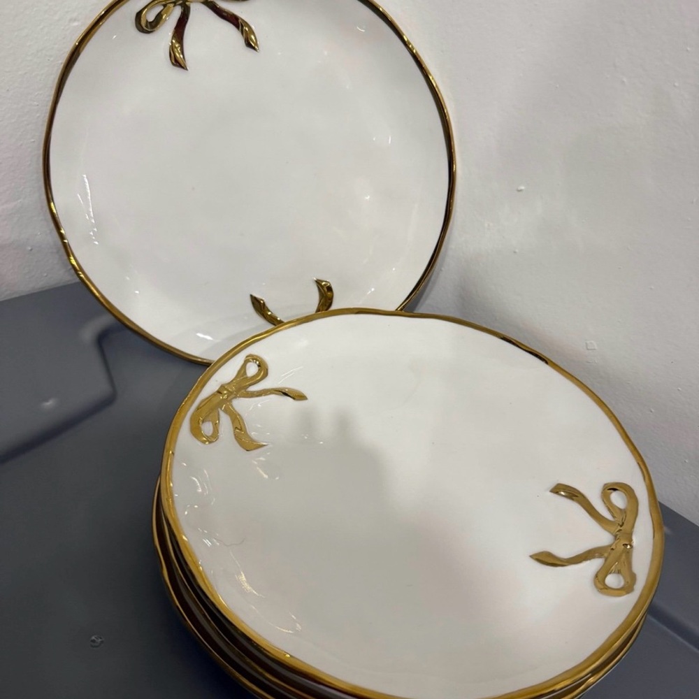 White and Gold Ceramic Dessert Plates with Ribbon Accent